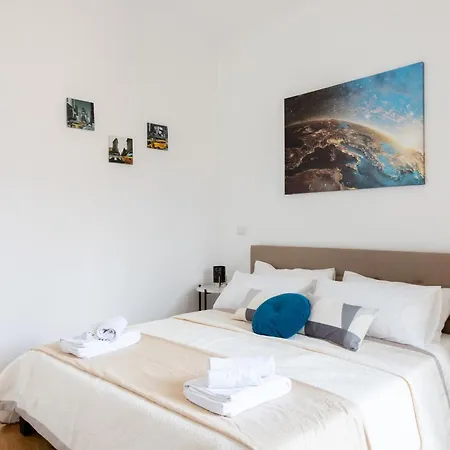 Giglio Dome View - St Peter View, 300mt To Metro A, Vatican City, A-c Apartment Rome